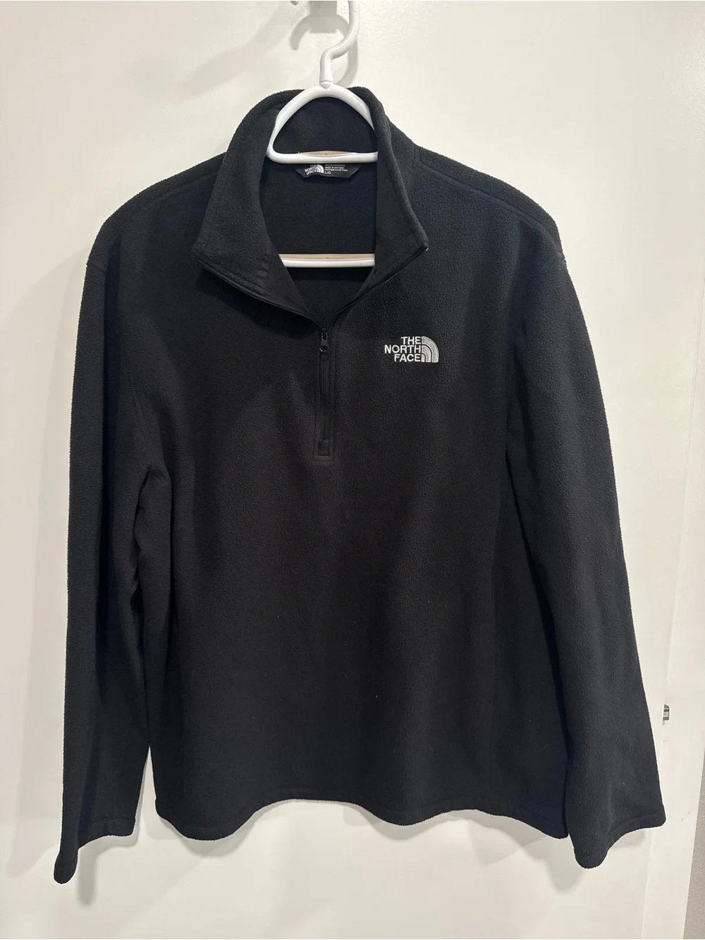 The North Face Men’s Black Fleece 1/4 Zip Mock Neck Logo Sweatshirt Size L